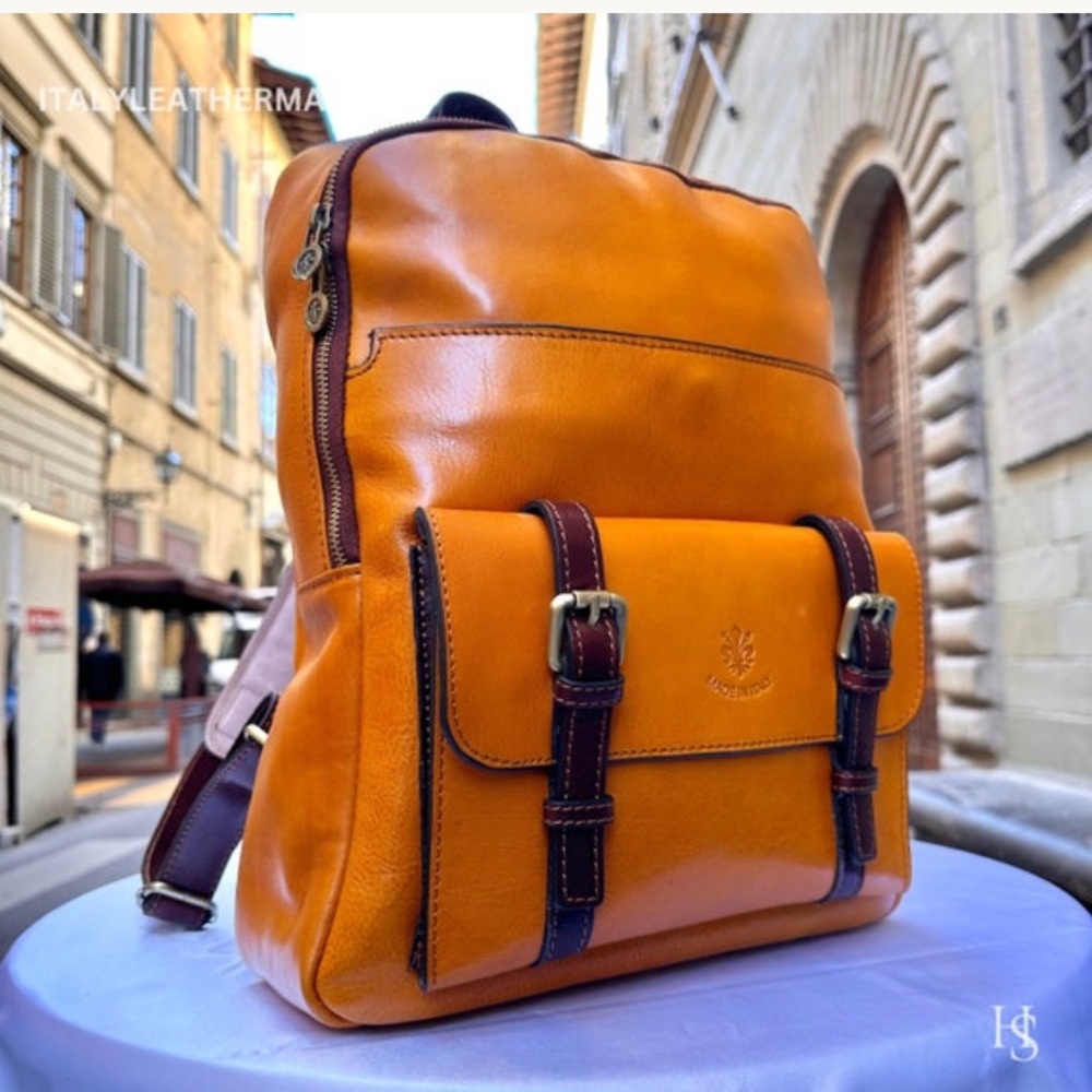BNWOT. Luxurious Italian Leather Backpack - Tan - Unisex